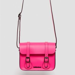🩷DR MARTENS 7 INCH HOT PINK LEATHER CROSSBODY BAG NWT AND SOLD OUT ONLINE🩷